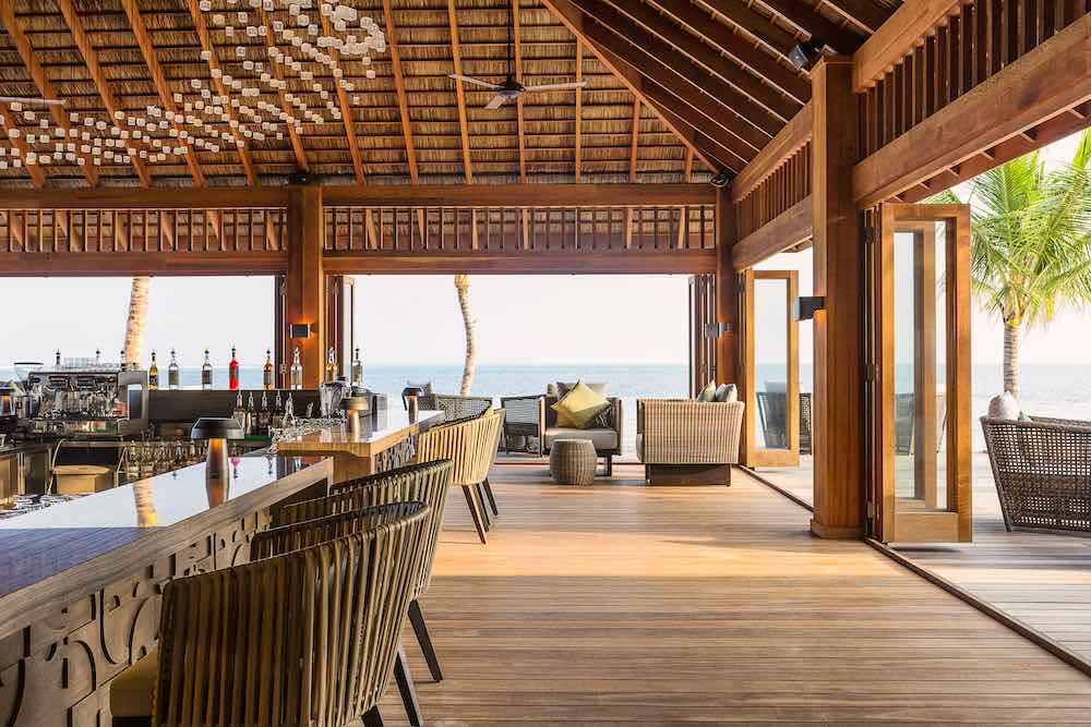 Coco Bar at Hurawalhi Island Resort thumbnail 7
